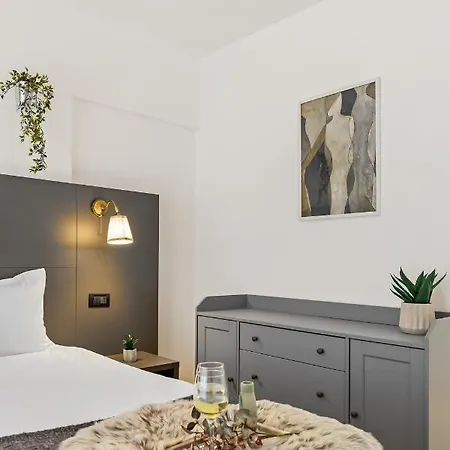 Living In Color - Chic With Balcony At Belvedere Residences