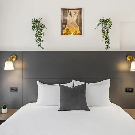 Living In Color - Chic With Balcony At Belvedere Residences