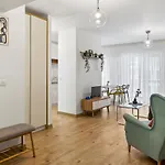 Living In Color - Chic With Balcony At Belvedere Residences 公寓 *