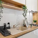 公寓 Living In Color - Chic With Balcony At Belvedere Residences 布加勒斯特