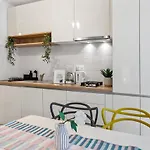 Living In Color - Chic With Balcony At Belvedere Residences * 布加勒斯特