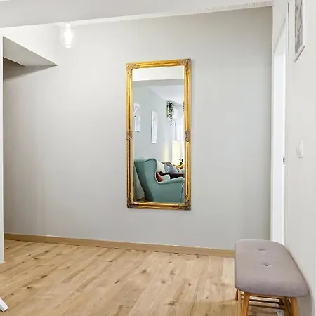 Living In Color - Chic With Balcony At Belvedere Residences *