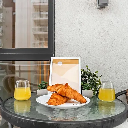 Daire Living In Color - Chic With Balcony At Belvedere Residences *