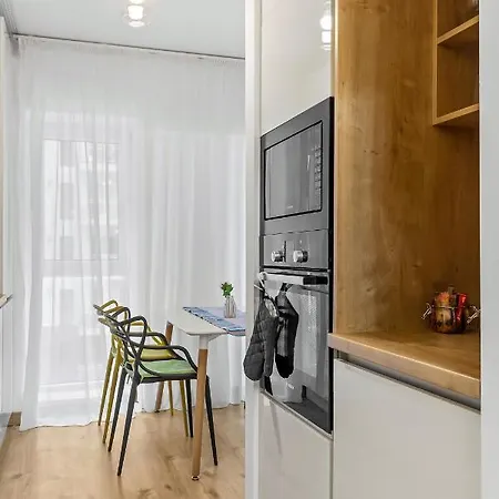 Living In Color - Chic With Balcony At Belvedere Residences Daire *