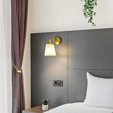 Daire Living In Color - Chic With Balcony At Belvedere Residences