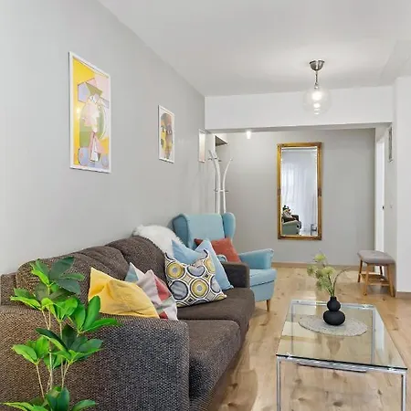 Living In Color - Chic With Balcony At Belvedere Residences