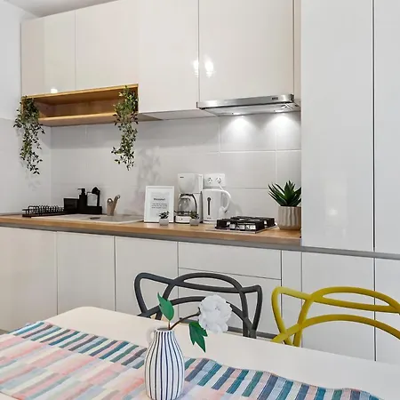 Living In Color - Chic With Balcony At Belvedere Residences * Bucareste