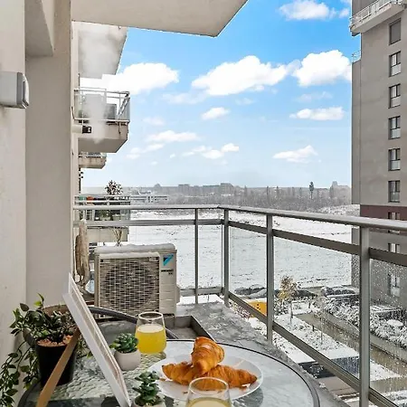 Living In Color - Chic With Balcony At Belvedere Residences