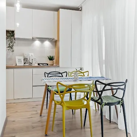 Living In Color - Chic With Balcony At Belvedere Residences *