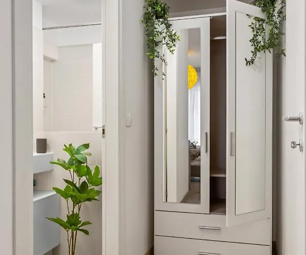 شقة Living In Color - Chic With Balcony At Belvedere Residences