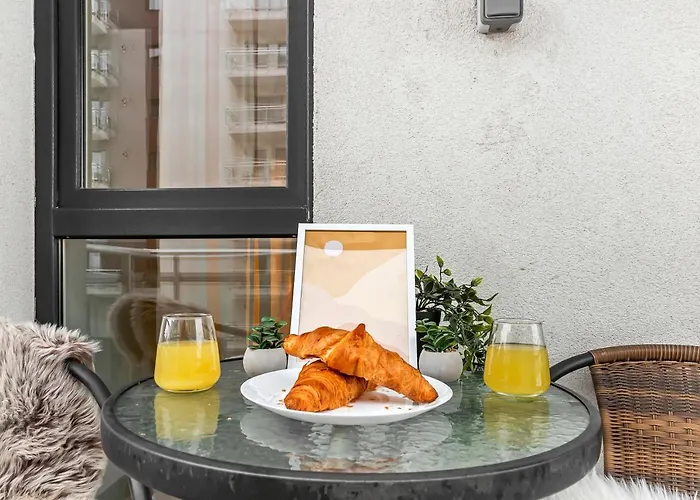 Apartment Living In Color - Chic With Balcony At Belvedere Residences *