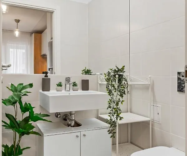 Apartment Living In Color - Chic With Balcony At Belvedere Residences *