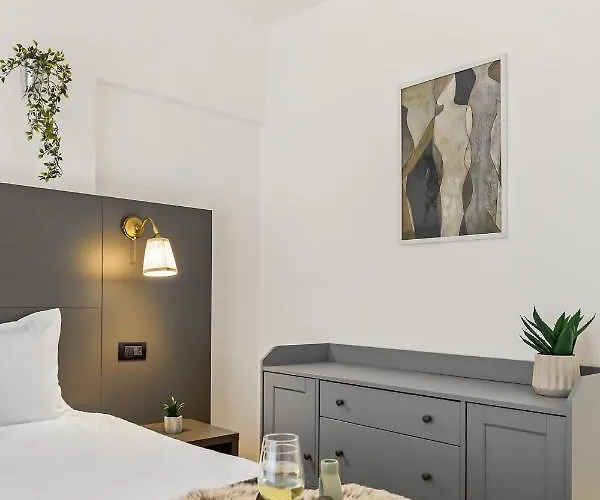 Living In Color - Chic With Balcony At Belvedere Residences