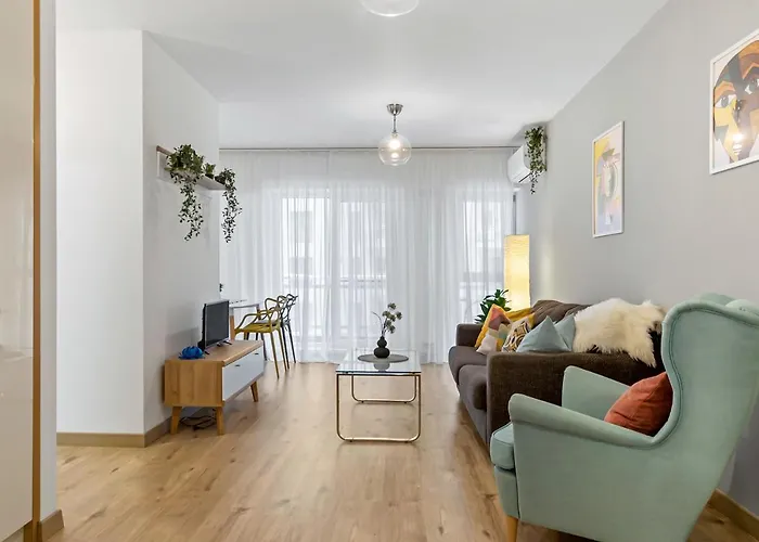 Living In Color - Chic With Balcony At Belvedere Residences * Bukurešť