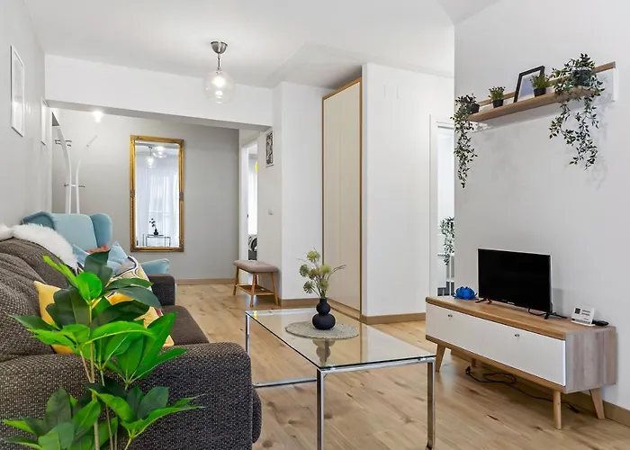 Living In Color - Chic With Balcony At Belvedere Residences Apartment Bucharest