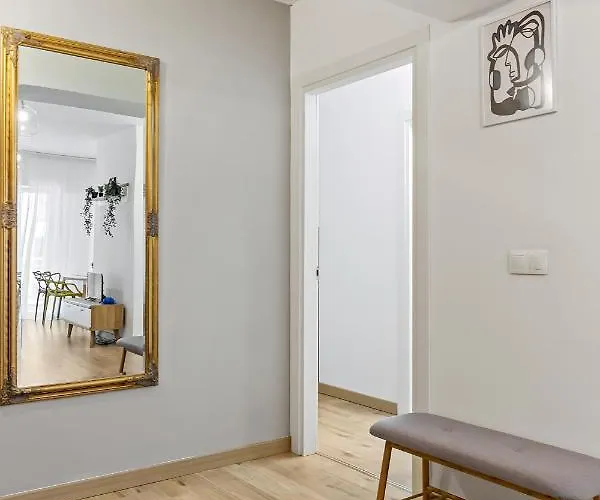 Living In Color - Chic With Balcony At Belvedere Residences Apartment Bucharest