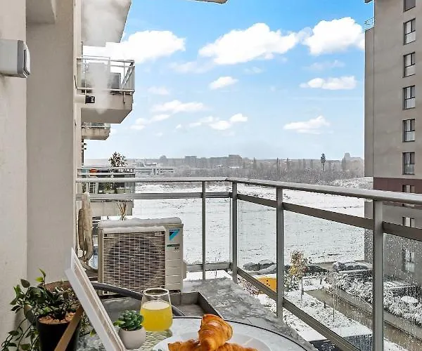 Living In Color - Chic With Balcony At Belvedere Residences