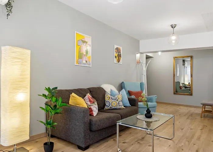 Living In Color - Chic With Balcony At Belvedere Residences شقة